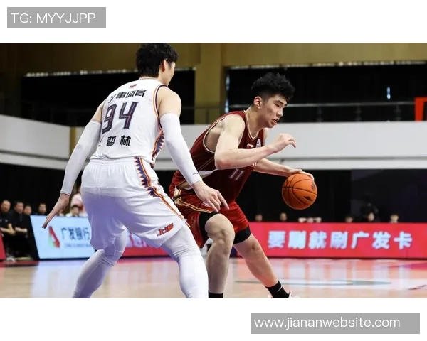 余嘉豪谈西班牙联赛快节奏与高压环境下的容错挑战 余嘉豪谈西班牙联赛快节奏与高压环境下的容错挑战