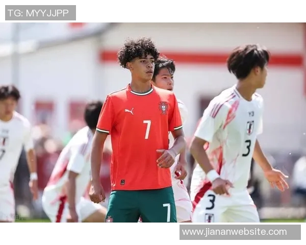 迷你罗继承父亲遗志15岁小将入选葡萄牙U16新阵容引关注 迷你罗继承父亲遗志15岁小将入选葡萄牙U16新阵容引关注