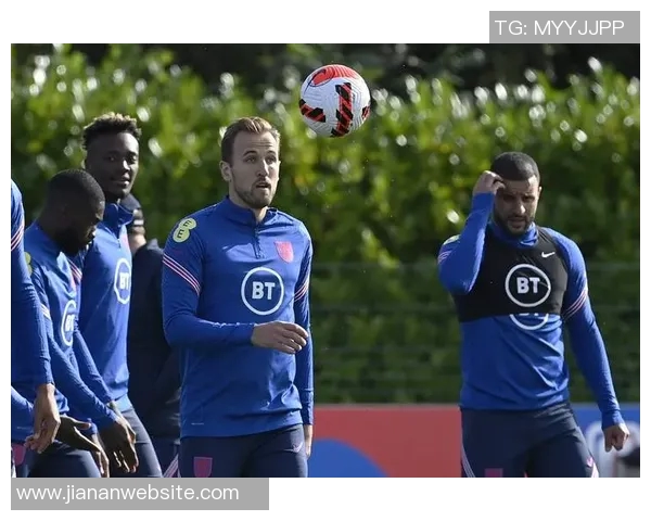 克里斯坦特坚定信心意大利全力备战明年三月世预赛 克里斯坦特坚定信心意大利全力备战明年三月世预赛