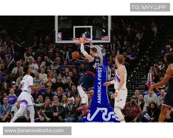 比尔半场表现低迷仅得2分全队正负值最低难以扭转局面 比尔半场表现低迷仅得2分全队正负值最低难以扭转局面