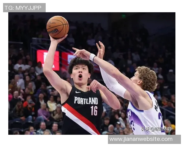 杨瀚森季前赛表现亮眼场均8分35板新赛季期待更大突破与进步 杨瀚森季前赛表现亮眼场均8分35板新赛季期待更大突破与进步