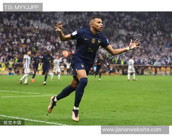 姆巴佩上演帽子戏法荣膺欧冠最佳球员官方宣布他表现出色 姆巴佩上演帽子戏法荣膺欧冠最佳球员官方宣布他表现出色