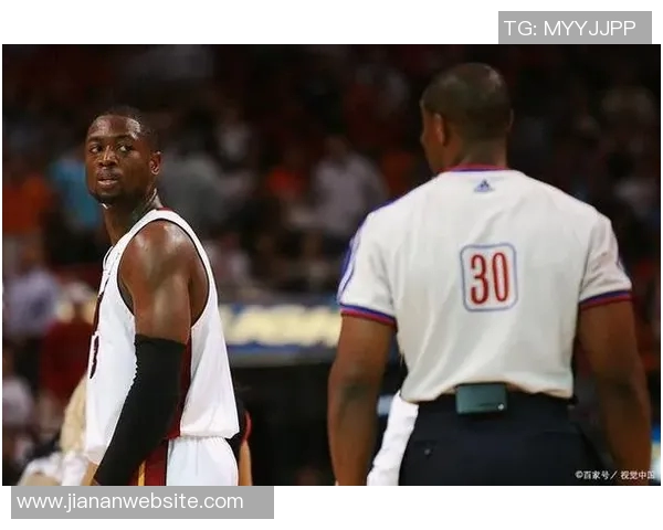 爵士训练营热闹非凡德隆韦德携手出镜贝利乐福同场助阵 爵士训练营热闹非凡德隆韦德携手出镜贝利乐福同场助阵