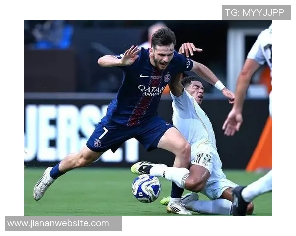 法甲联赛历史再现激烈竞争四队积分均超32分引发关注