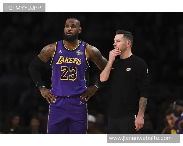 A史密斯：詹姆斯的收入应与其贡献相匹配NBA薪资水平亟待提升