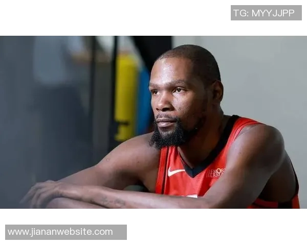 杜兰特谈末节表现强调团队合作与减压的重要性