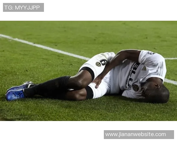 皇马中场琼阿梅尼左腿半腱肌受伤预计缺阵三周